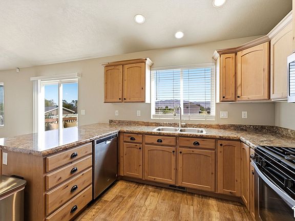 5th image of 445 S Hinckley Rd #309