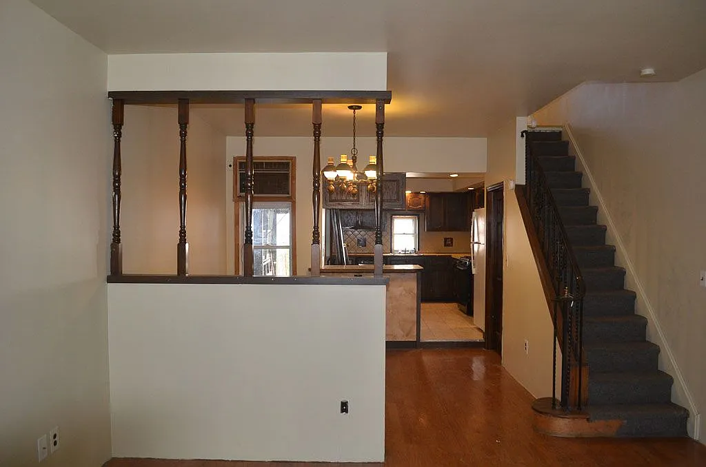 4 bed, 1.0 bath, $2,650 — Photo 2