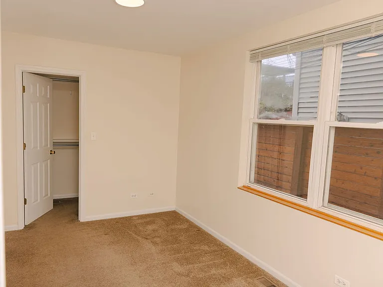 1901 W George St #1 — Photo 17