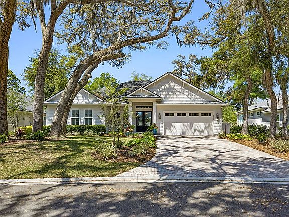 2nd image of 705 Magnolia Bluff Way