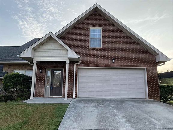 4th image of 560 Kensington Dr
