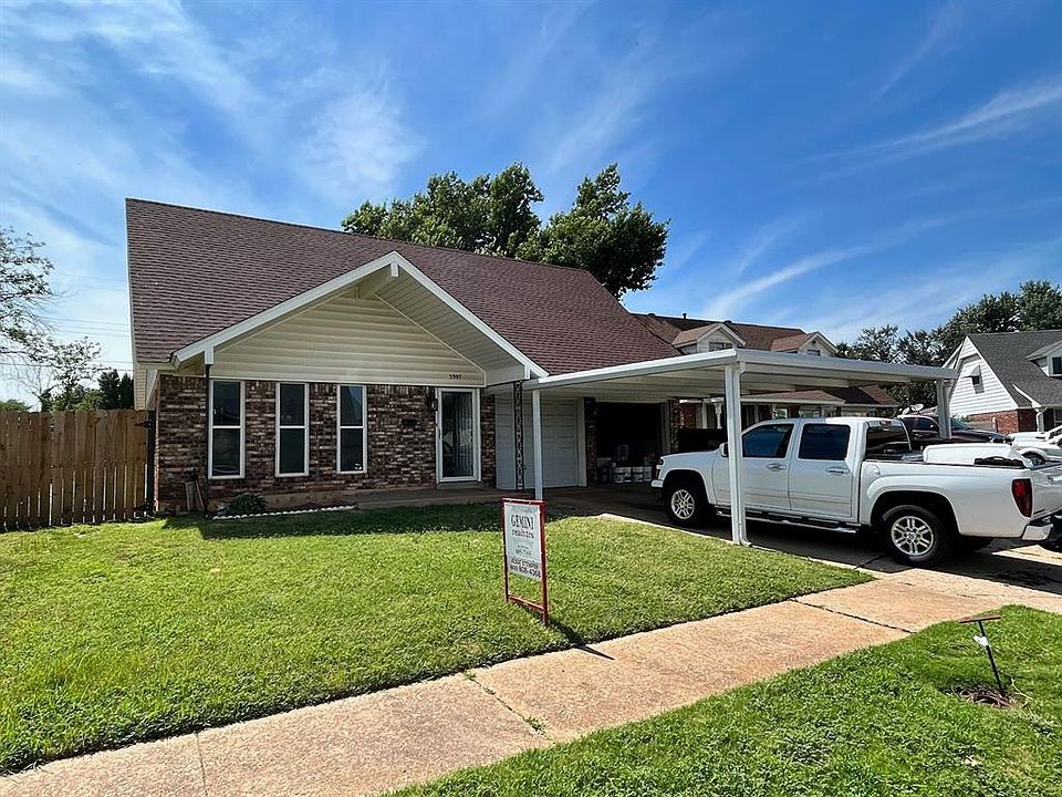 1st image of 3907 SE 14th Pl