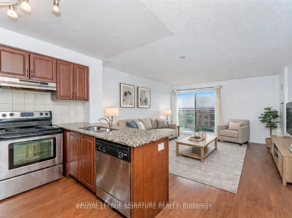 60 Fairfax Cres, Toronto, ON