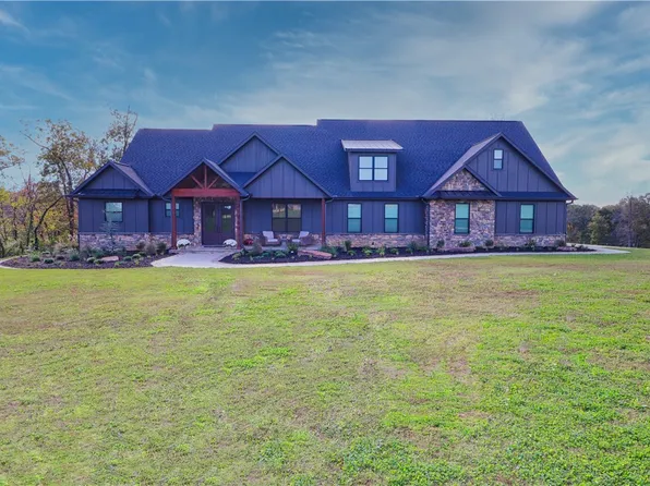 21369 Griggs Rd, Springdale, AR 72762