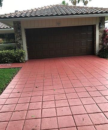 3rd image of 9801 NW 10th St