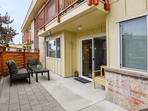 4th image of 425 45th Street SW #208
