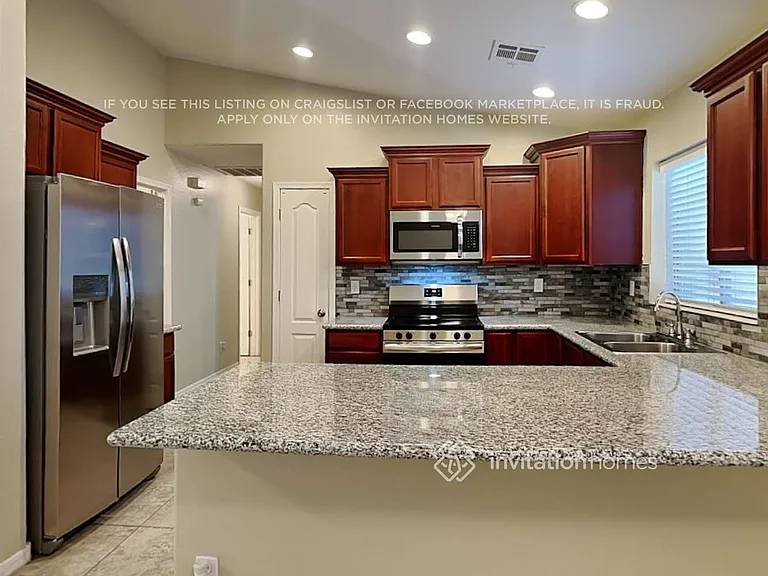 1352 E Kelsi Ave — Photo 7