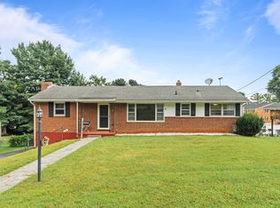 2455 Mount Vernon St, Waynesboro, VA 22980