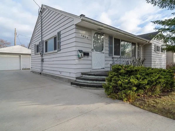 1807 S Jackson St, Bay City, MI 48708