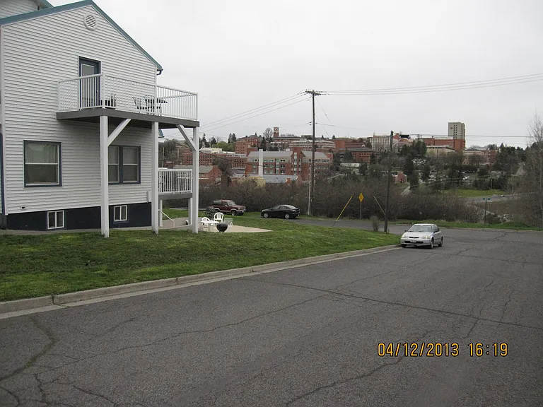 220 SE Gladstone St #2 — Photo 18
