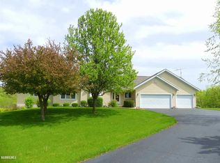 25-72 Cottage Hill Dr, Lanark, IL 61046