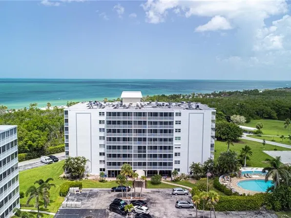 5 Bluebill AVE #105, NAPLES, FL 34108