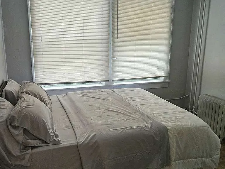 610 Henry St #2E — Photo 5