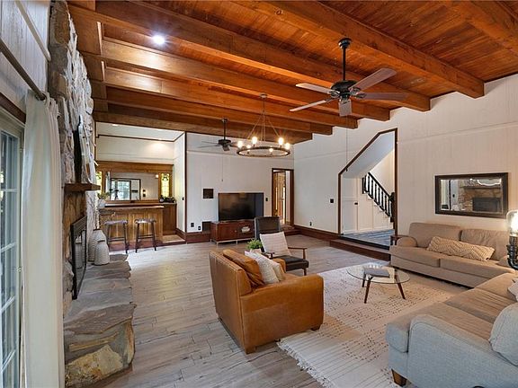 4th image of 510 Hermitage Ct