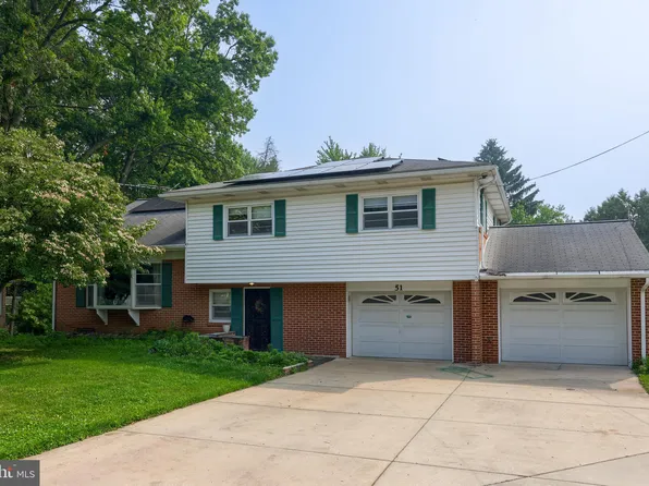 51 Roselyn Dr, York, PA 17402