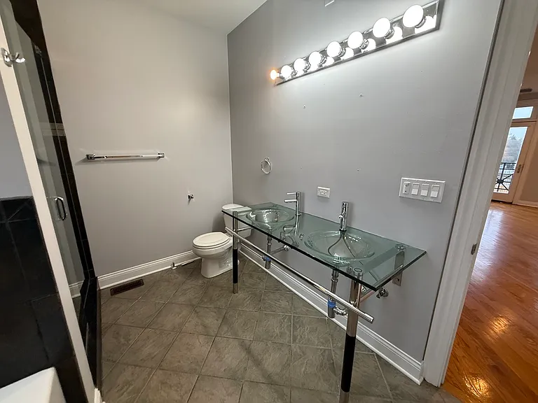 7016 W Medill Ave — Photo 23