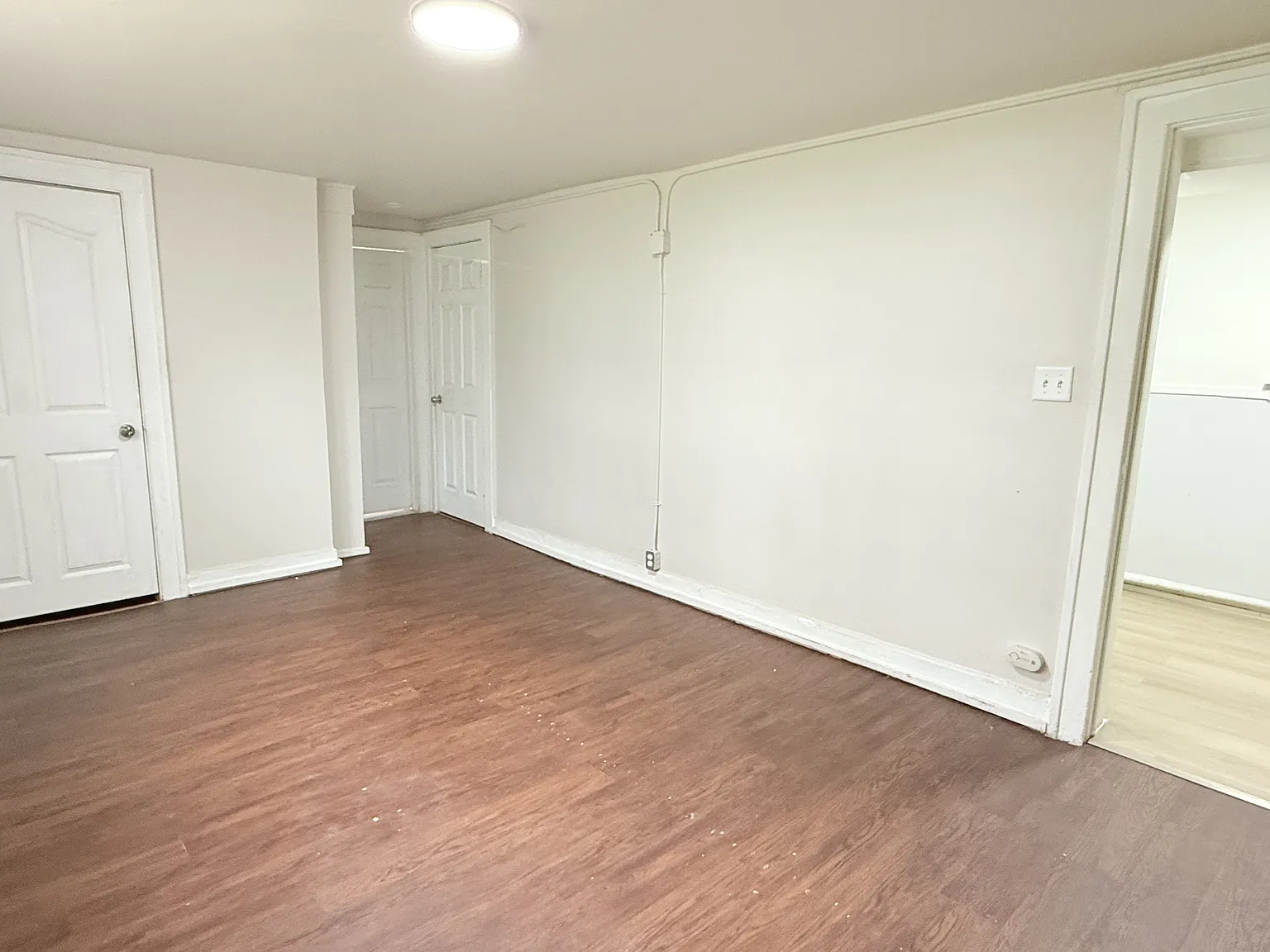 1518 University Avenue West — Photo 4