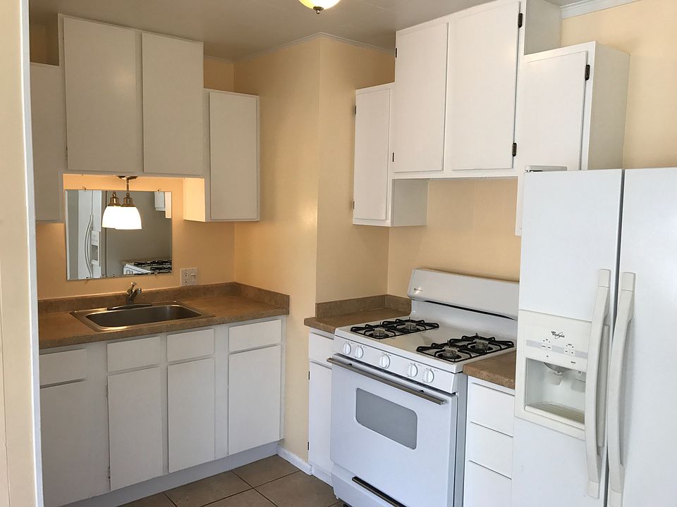 1st image of 528 E Elm Ave APT 3
