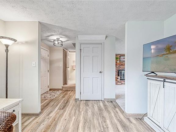 5th image of 188 Firwood Dr