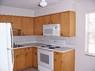 5th image of 305 Due East St