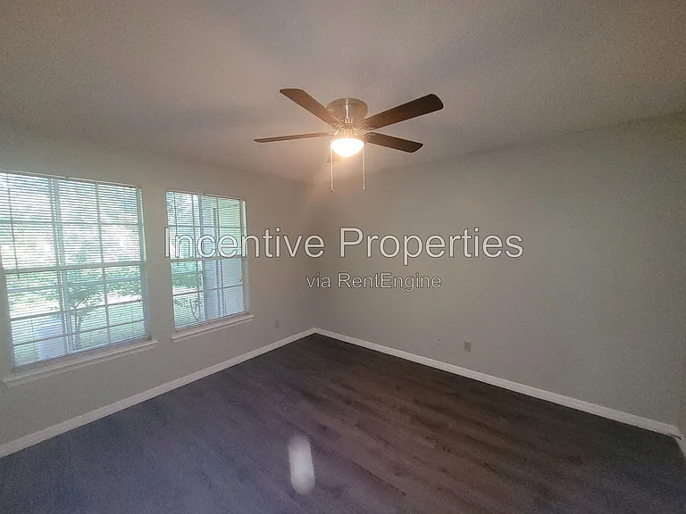 5956 Westgate Dr #102 — Photo 30