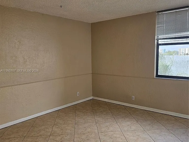 114 Lake Emerald Dr #409 — Photo 4