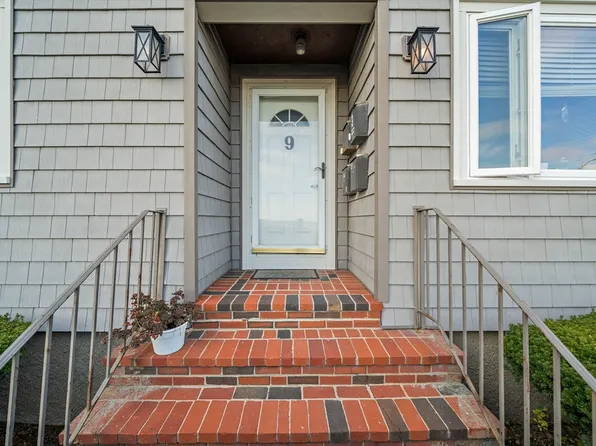 9 Beach Rd APT 4, Lynn, MA 01902