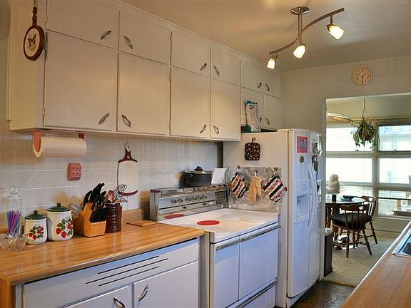 3rd image of 542 Monica Dr