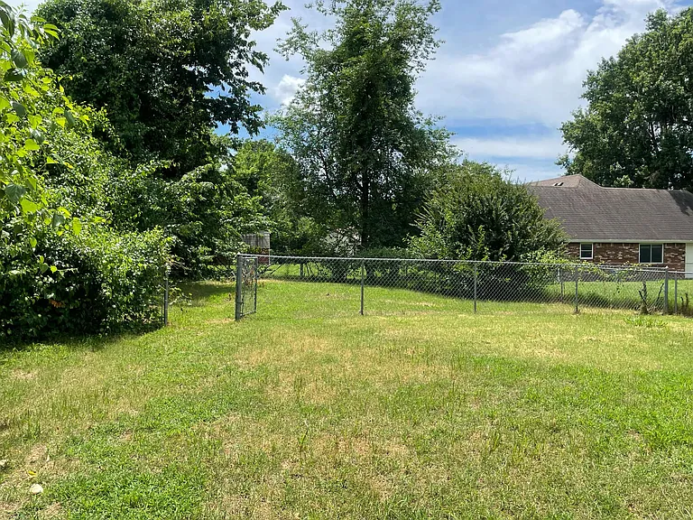 1252 S 27th Pl — Photo 31