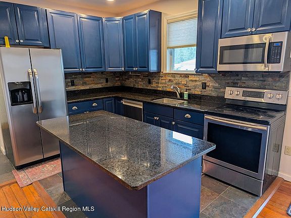 4th image of 5359 Main Street #2h.