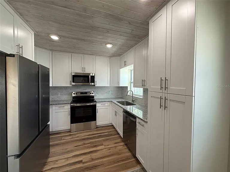 3665 Belle Vista Dr E — Photo 8