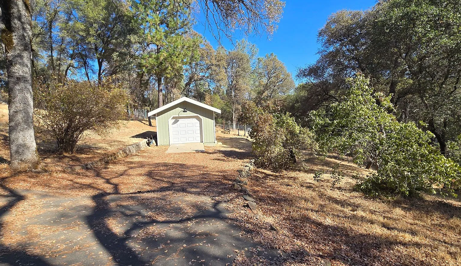 3-bedroom, 2-bath home in Grass Valley — Photo 2