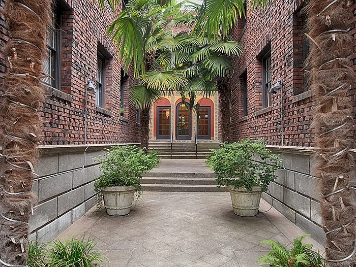 Zenabe Court Apartments (Schp01) — Photo 1