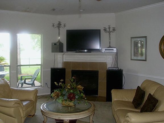 2nd image of 3219 Latrobe Ln