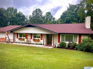 584 S Mountain Dr, Trinity, AL 35673