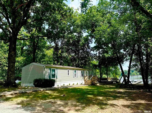 2030 Gierten Rd, Centralia, IL 62801