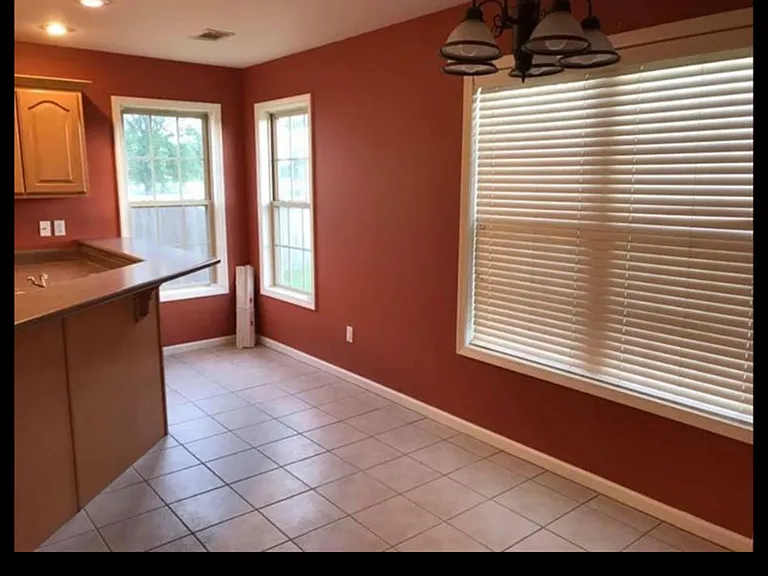 5520 Cordova Ln — Photo 3