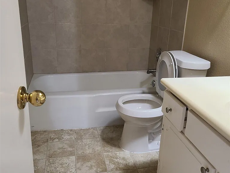 14389 Misty Meadow Ln — Photo 17