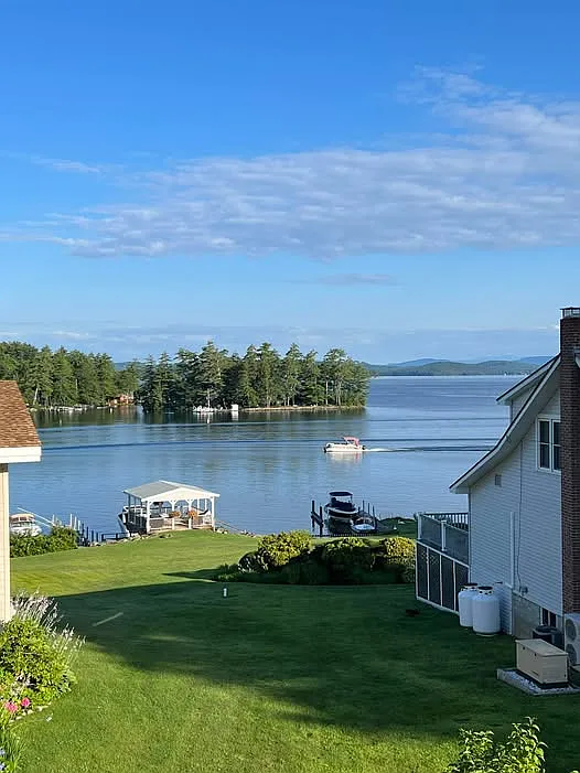 Belknap Point Rd