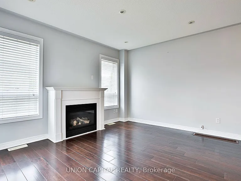 762 Caboto Trl — Photo 7