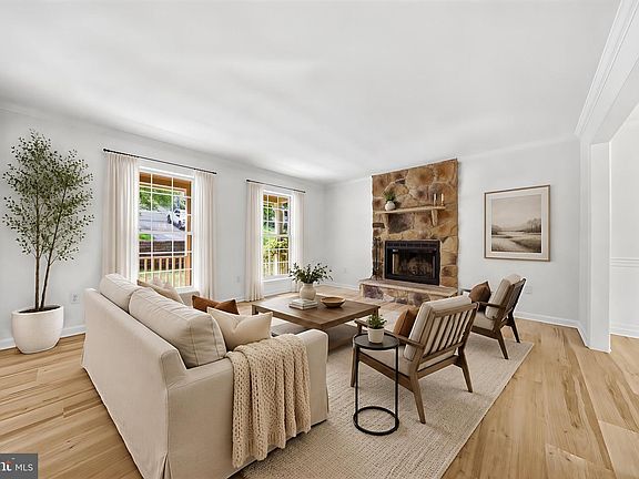4th image of 6728 Oakridge Rd