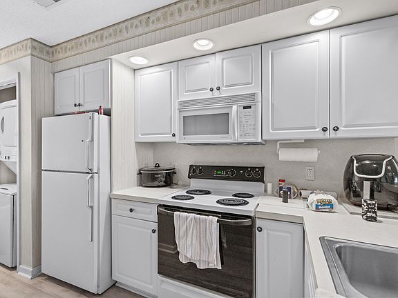 5th image of 4421 Eastport Blvd. #H7