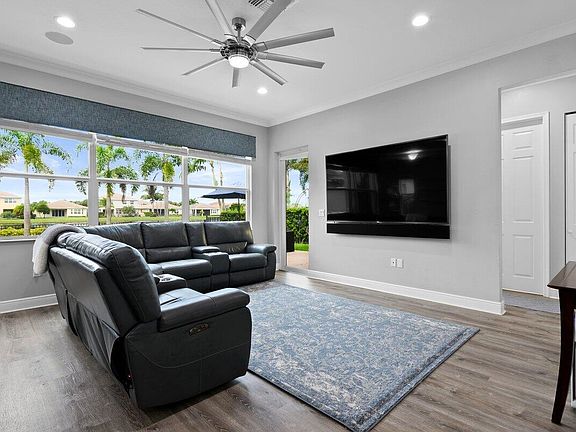 4th image of 2928 Bellarosa Cir