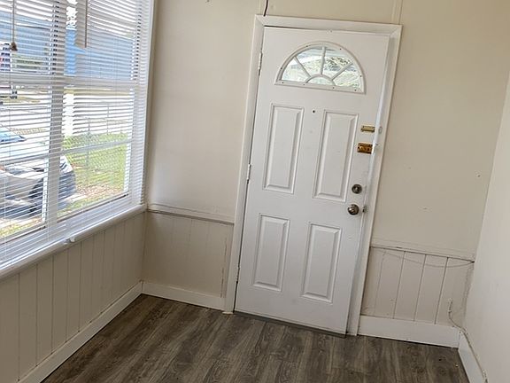 3rd image of 1409 S Westmoreland Dr Unit 1