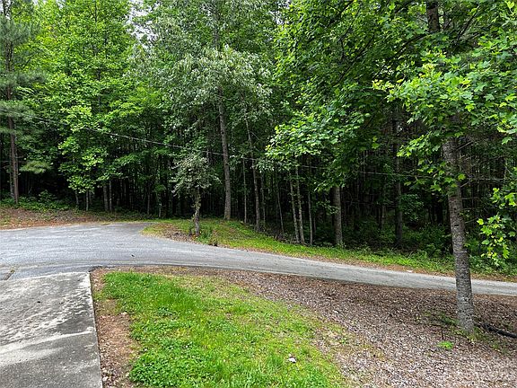 3rd image of 5995 Hollow Springs Cir