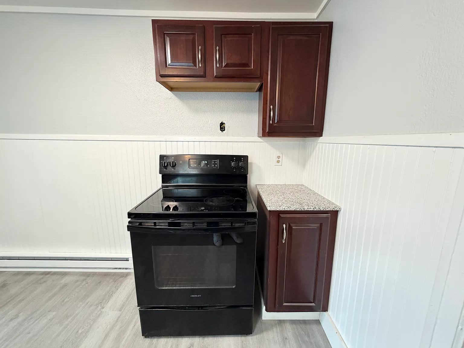 1 bed, 995 sqft, $1,300 — Photo 4