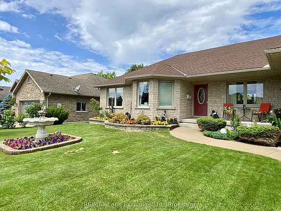 2nd image of 785 Woodland Dr