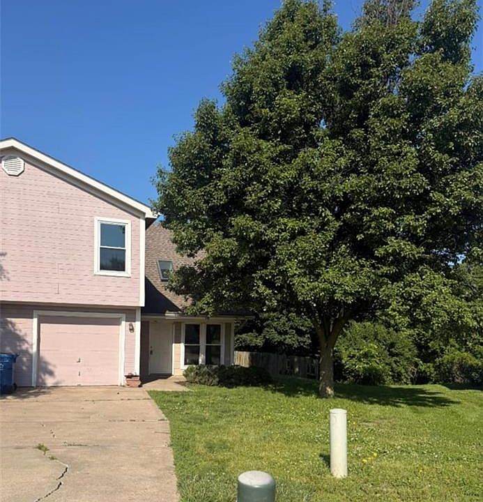 1st image of 760 Spring Cir