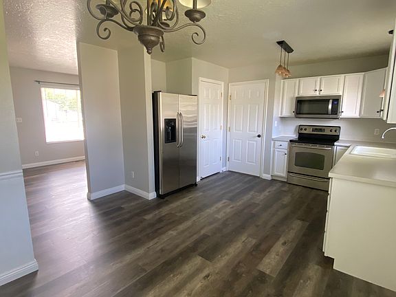 4th image of 1178 W 560th St S