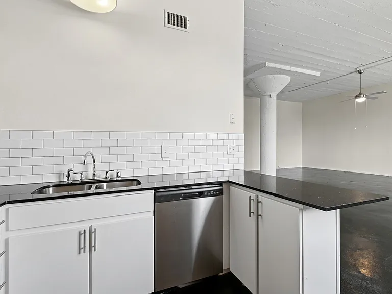Deep Ellum Lofts — Photo 101
